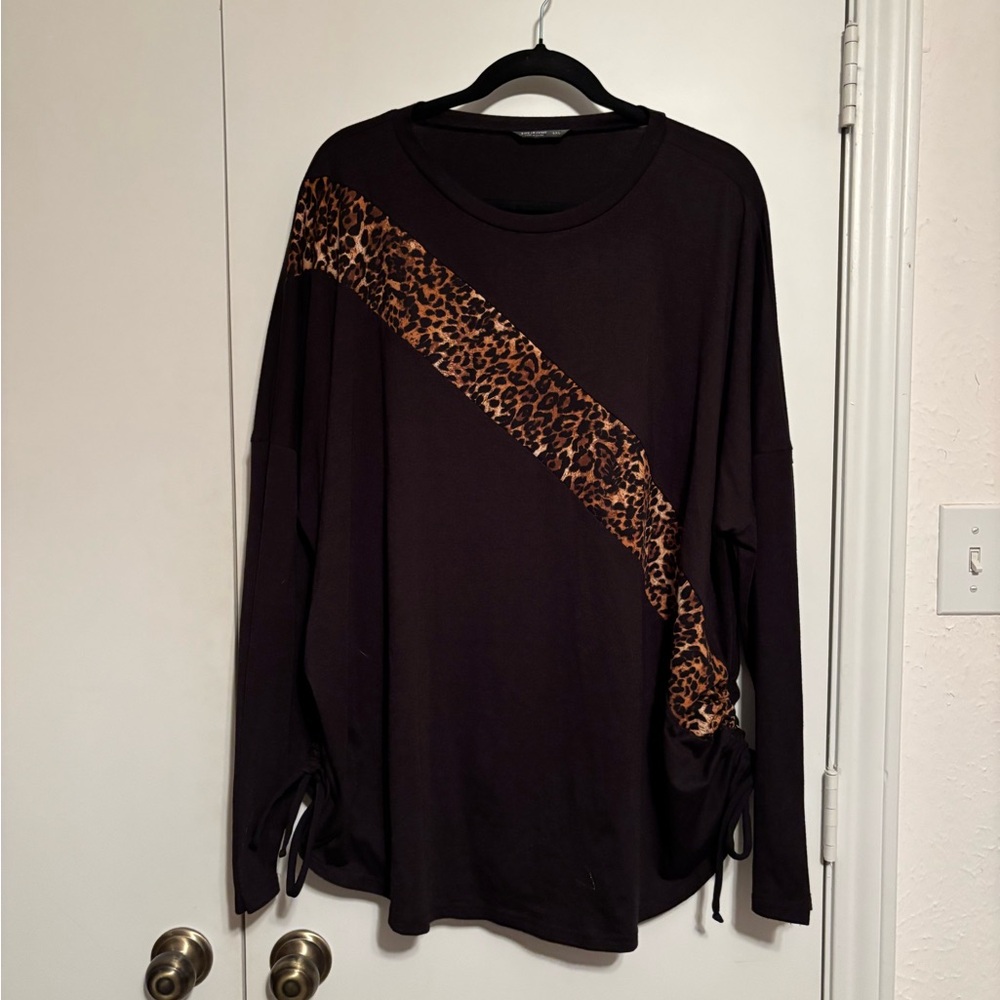 SHEIN Curve Black Long Sleeve Top with Leopard Print